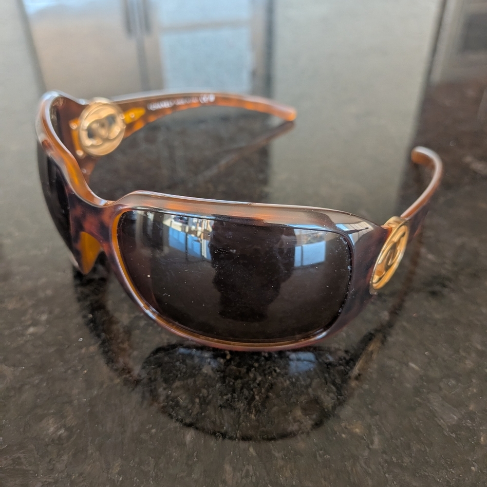 Chanel Interlocking Cc Logo Square Sunglasses - image 4